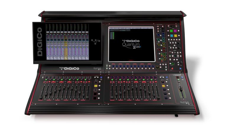 Quantum225T mixing console