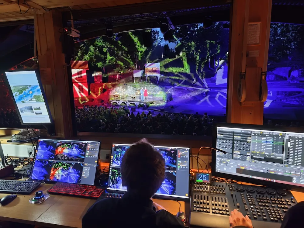 Naostage K System Flow chosen for open-air theatre